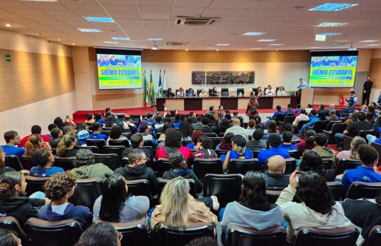 Líderes estudantis discutem participação ativa nas escolas da rede estadual de ensino