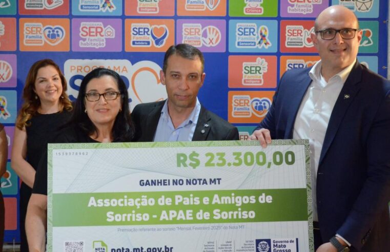 Governo de MT entrega cheque simbólico de R$ 23,3 mil à Apae de Sorriso por meio do Programa Nota MT